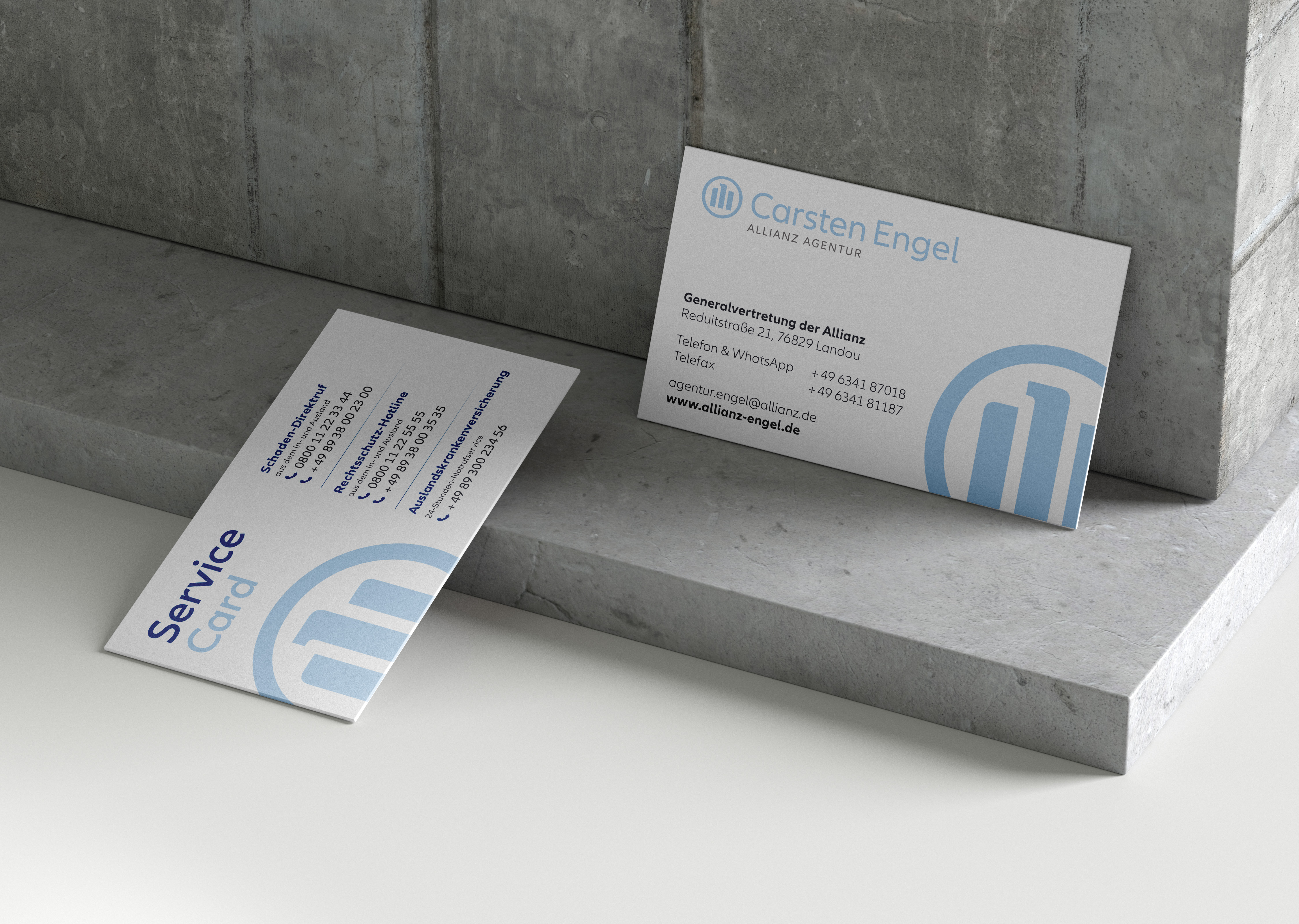 Harris Fotiadis Konzertplakat in urbaner Umgebung